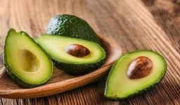 Những lưu ý quan trọng khi cho bé ăn bơ đúng cách
