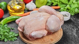 Bị thủy đậu và vấn đề kiêng thịt gà