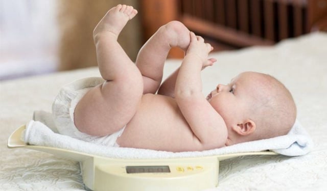 Nguyên nhân và cách khắc phục trẻ lên cân chậm