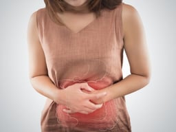 Viêm đại tràng ở nữ: Nguyên nhân, triệu chứng và cách điều trị
