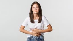 Bầu 4 tháng đau bụng lâm râm: Nguyên nhân và cách xử trí