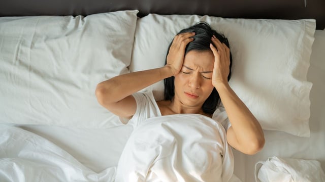 Mẹ bầu mất ngủ 3 tháng đầu: Nguyên nhân và cách khắc phục