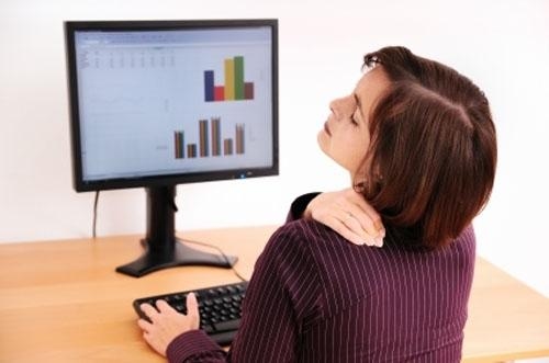 Làm việc lâu với 1 tư thế có thể là nguyên nhân gây bệnh
