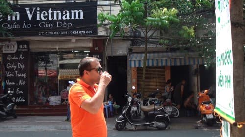 Giảm nhiệt mùa hè Hà Nội - 1000 bình nước miễn phí