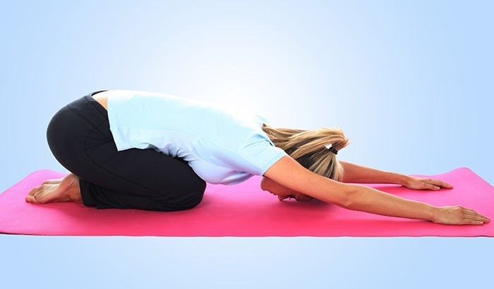 yoga chữa bệnh đau lưng gai đôi cột sống