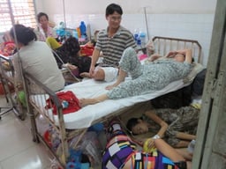 Người bệnh còn ít hài lòng bệnh viện công