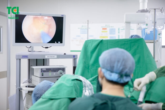 Sỏi thận có gây đau lưng không? Cách điều trị thế nào