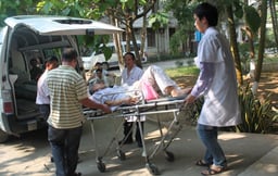 Hà Nội: Người mắc bệnh nặng sẽ không cần giấy chuyển viện