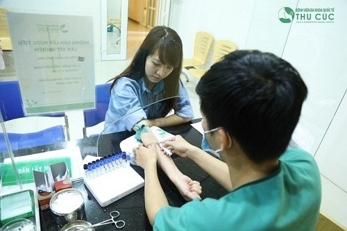 Đội ngũ nhân viên y tế của bệnh viện sẽ cung cấp các thông tin cần thiết như cần mang theo những gì khi tới khám hay chuẩn bị ra sao nếu cần thực hiện xét nghiệm máu hay nội soi... tới người bệnh đặt hẹn.