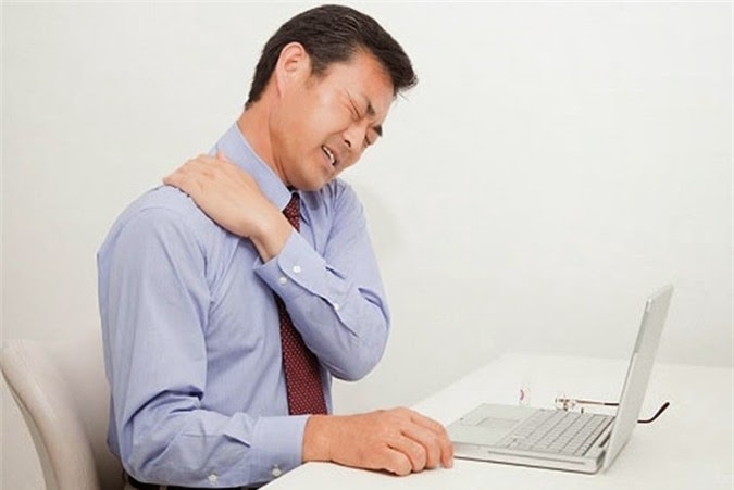 Thoát vị đĩa đệm cột sống cổ nguy hiểm hơn vùng thắt lưng
