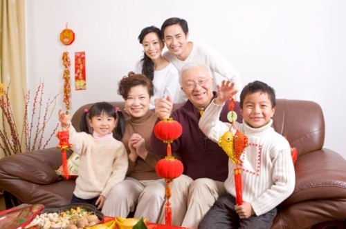 the-kham-benh-gia-dinh-qua-xuan-vua-long-nguoi-lon-tuoi