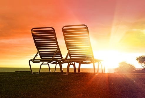 Bệnh nhân chàm có thể ra ngoài nắng nhưng làn da có thể bị kích ứng khi tiếp xúc với ánh nắng mặt trời gây nóng và đổ mồ hôi.
