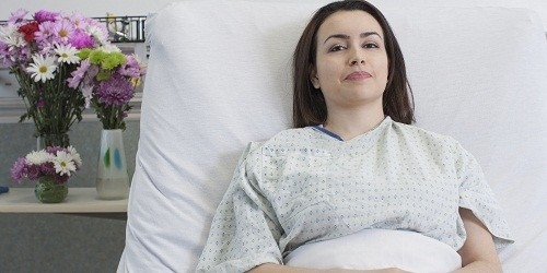 Cơ thể sẽ hồi phục dần khoảng 6 - 8 tuần sau phẫu thuật cắt tử cung và bệnh nhân không nên vận động nặng trong thời gian này.