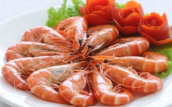 Bà bầu nên ăn nhiều tôm, cua, cá trong thai kỳ.