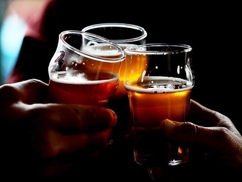Rượu bia có thể cản trở khả năng hấp thụ canxi của cơ thể.