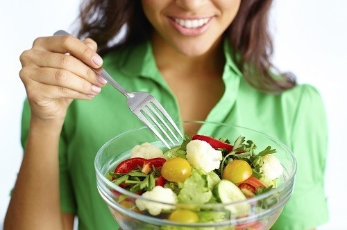 Người bệnh lạc nội mạc tử cung nên duy trì một chế độ ăn uống giàu chất xơ, chất béo lành mạnh.