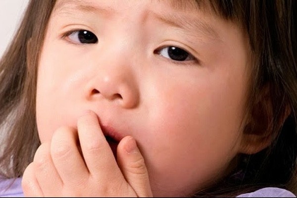 Các trẻ lớn bị bệnh phổi hạn chế có thể làm cho nhịp thở nhanh hơn và trẻ thở nông hơn