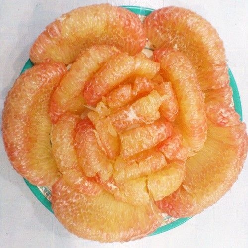 Bưởi có chứa falvainoid - chất chống oxy hóa quan trọng được coi là có tác dụng giảm sự tăng trưởng khối u trong phổi. Bưởi cũng là một trong những loại thực phẩm làm sạch phổi hiệu quả vì nó chứa một số lượng lớn naringin - một dạng chất chống oxy hóa khác