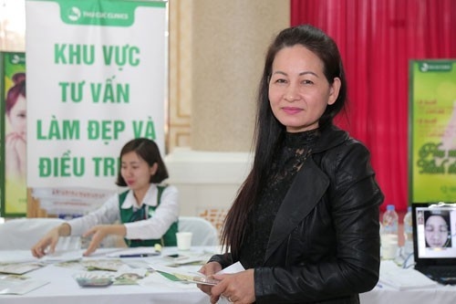 vui mừng vì không chỉ được tham gia khám tầm soát ung thư miễn phí mà còn được tư vấn về cách chăm sóc làm đẹp da chất lượng và an toàn