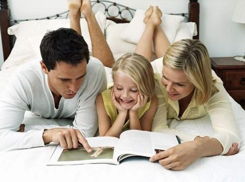 Cha mẹ nên thường xuyên quan tâm đến con cái