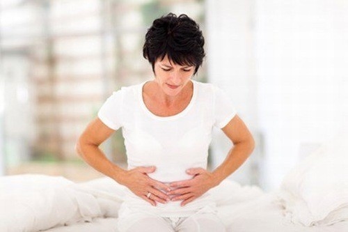Ở một số trường hợp bệnh nặng, khi khối u đã phát triển lớn thì bạn có thể sờ thấy khối u bất thường trước bụng. Khi phát hiện triệu chứng này có nghĩa là bệnh đã nặng. Một số người còn có thể sờ thấy bọc u trong ổ dạ dày, ấn vào có cảm giác đau.