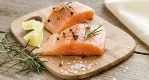 Các thực phẩm có nhiều carbohydrate bao gồm gạo, bột yến mạch, bột, mì ống…Các món ăn được chế biến từ cá cũng rất tốt trong nguyên tắc ăn uống cho người bị bệnh tiêu hóa kém. Người bị tiêu hóa kém nên ăn cá 3 lần/ tuần.