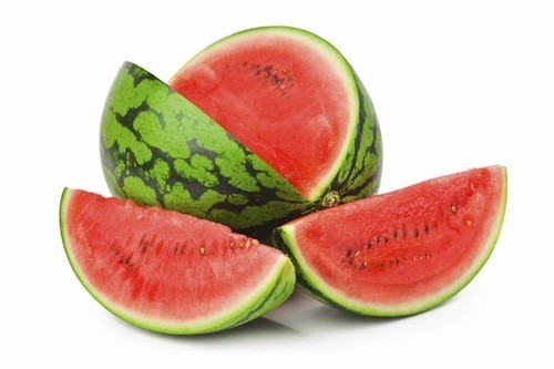 Dưa hấu rất giàu vitamin B và C, cũng như beta-carotene, kali và lycopene thấp nên là loại trái cây tốt cho người bệnh tiểu đường. Tuy nhiên dưa hấu lại giàu hàm lượng đường vì vậy người bệnh nên ăn ít.
