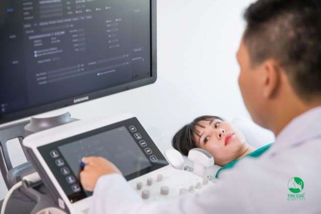 Để xác định mấy tuần có tim thai và mấy tuần thai vào tử cung chị em cần thực hiện siêu âm thai.