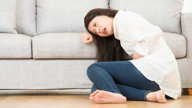 Đau bụng, đi ngoài khi ăn đồ lạ là bệnh gì? Và những lưu ý quan trọng