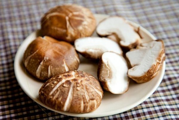 Nấm hương có công năng của nhiều loại thuốc như hạ huyết áp, tiêu mỡ, chống u, chống các chất độc