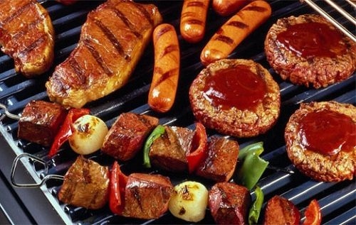 Thịt gà, cá, và các loại thực phẩm bổ dưỡng khác sẽ mất bớt nhiều dinh dưỡng khi đem chiên, rán. Thực tế, thực phẩm chiên hoặc rán đều không tốt cho sức khỏe của mọi người, nhất là đối với người mắc bệnh đường ruột.