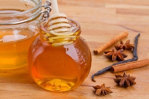 mật ong và bột quế chữa vô sinh