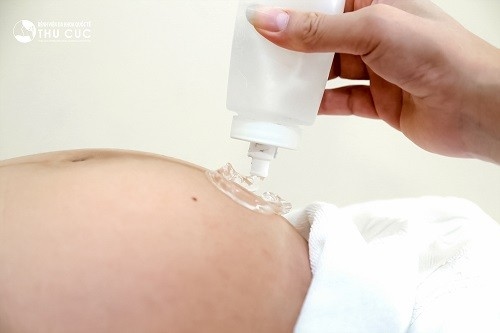 Ngay khi có dấu hiệu bị nhiễm HIV, mẹ bầu cần được kiểm tra, thăm khám và có hướng điều trị kịp thời
