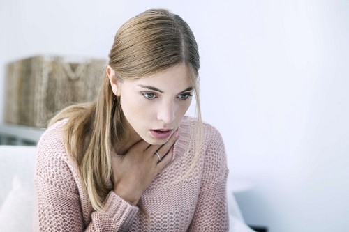 đau tức ngực khó thở
