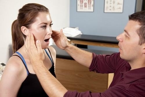 nguyen-nhan-gay-trat-khop-thai-duong-ham-3