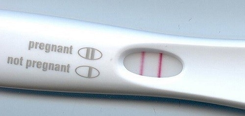 Que thử thai 1 vạch đậm 1 vạch mờ