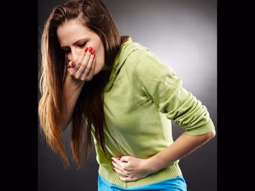 Bị loét dạ dày nôn ra máu có nguy hiểm không?