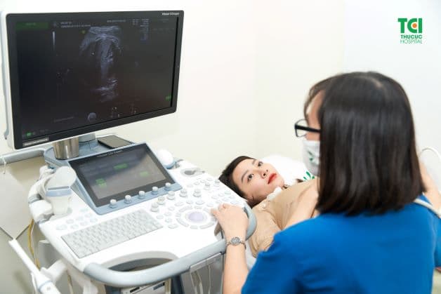 Khi có các dấu hiệu sắp sinh ở tuần 38 mẹ cần nhanh chóng đến ngay cơ sở y tế để được bác sĩ theo dõi