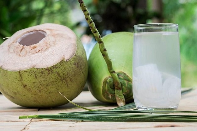 bị các bệnh đau dạ dày có uống được nước dừa không