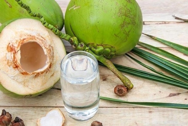 bị các bệnh đau dạ dày có uống được nước dừa không và tại sao