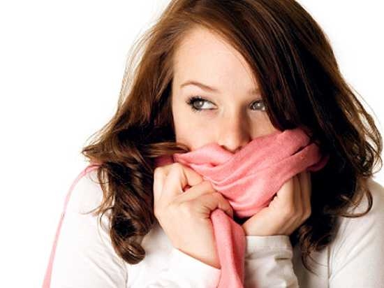 Nếu cơ thể bạn luôn lạnh run ngay khi thời tiết ở nhiệt độ cao bạn cần lưu tâm