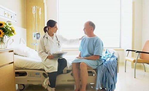 Sau cắt polyp dạ dày người bệnh cần nghỉ ngơi, tuân thủ theo đúng chỉ định của bác sĩ