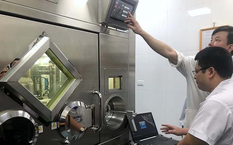 I 131 có thể được đưa vào cơ thể qua tiêm hoặc uống