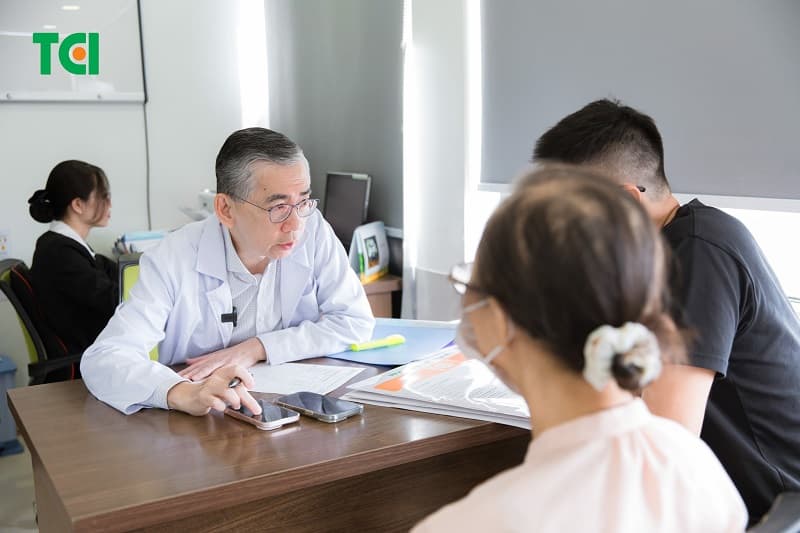 Ngay khi có triệu chứng bất thường, bạn nên đến cơ sở y tế để khám chẩn đoán bệnh