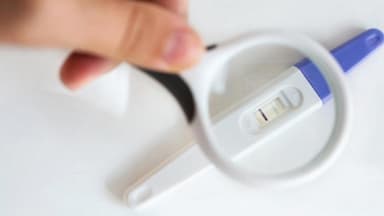 Trễ kinh 5 ngày thử que 1 vạch thì có thai hay không?