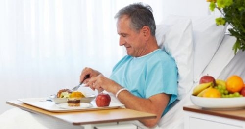 Người bệnh cần áp dụng chế độ ăn uống khoa học để cải thiện sớm bệnh