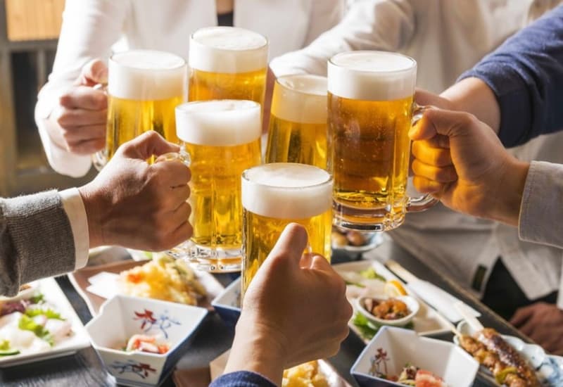 Lạm dụng rượu bia cũng là thói quen xấu tăng nguy cơ hình thành polyp dạ dày