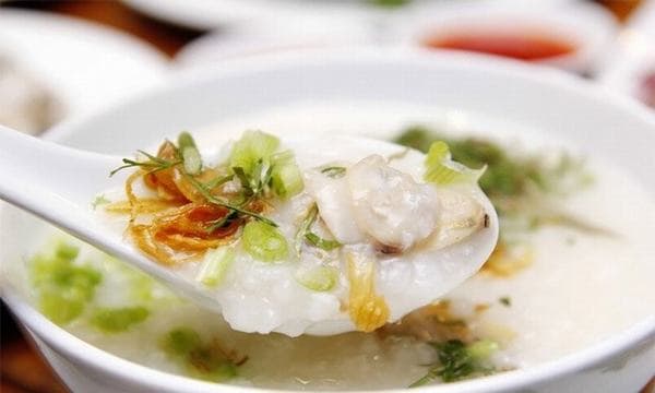 Sau mổ polyp đại tràng, người bệnh nên chú ý ăn uống những thực phẩm mềm, dễ tiêu hóa