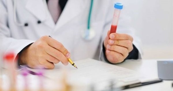 Người mỡ máu cao cần xây dựng chế độ dinh dưỡng và sinh hoạt hợp lý, và theo dõi sức khỏe định kỳ