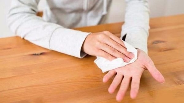 Mồ hôi sẽ ra nhiều hơn khi khi rơi vào trạng thái căng thẳng, giận dữ hay sợ hãi quá mức.